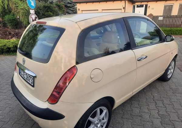 Lancia Ypsilon cena 7500 przebieg: 156000, rok produkcji 2003 z Swarzędz małe 254